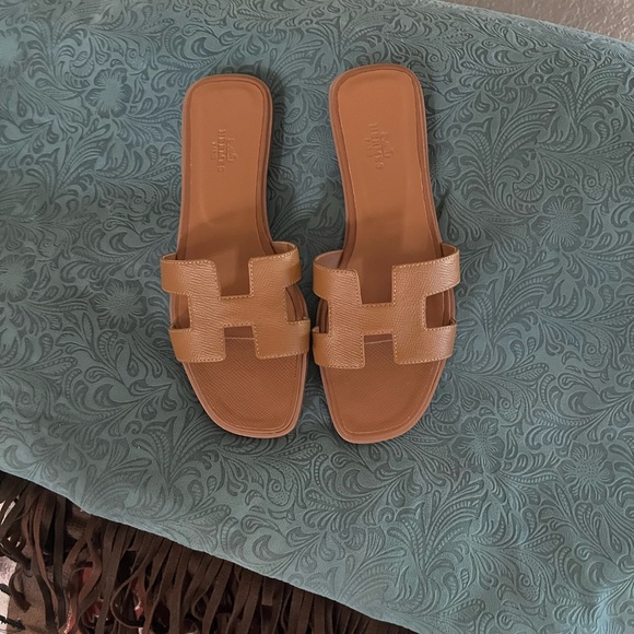 - Hermes Tan Oran Sandals Iconic H Design 38 - Picture 11 of 13